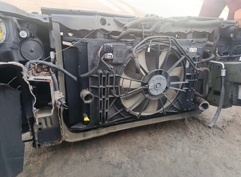 Nose cut Toyota Avensis used in Sharjah — photo 4