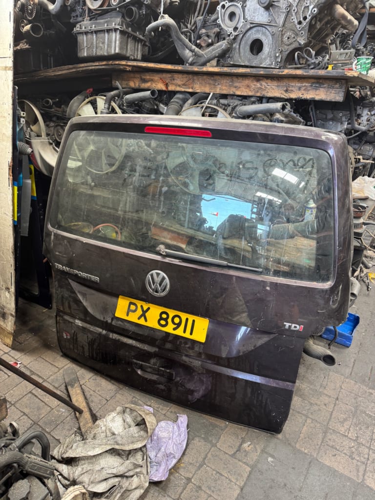 Volkswagen Transporter Дверь багажника (с дефектом)