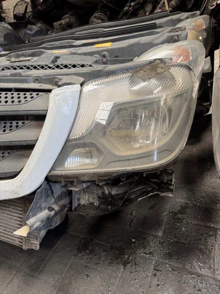 Nose cut Mercedes-Benz Sprinter used in Sharjah — photo 2
