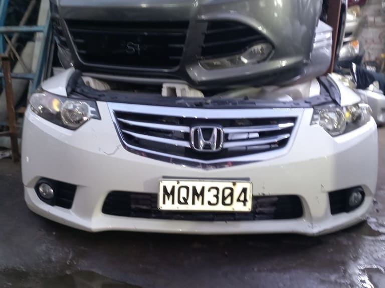 Bumper + Grille Honda Accord
