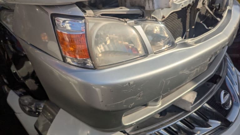 Bumper + Headlights Toyota Gaia used in Sharjah — photo 2