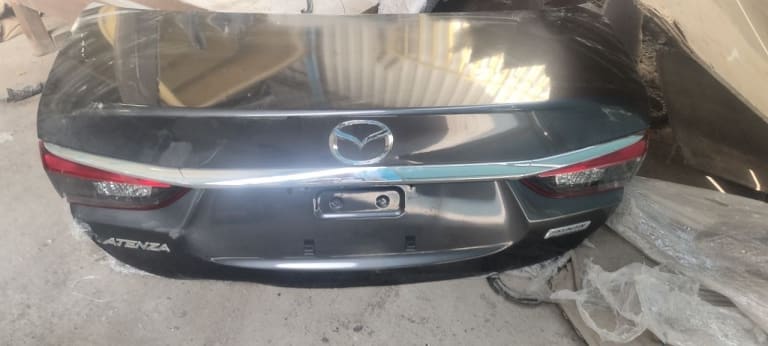 Mazda Atenza Крышка багажника 