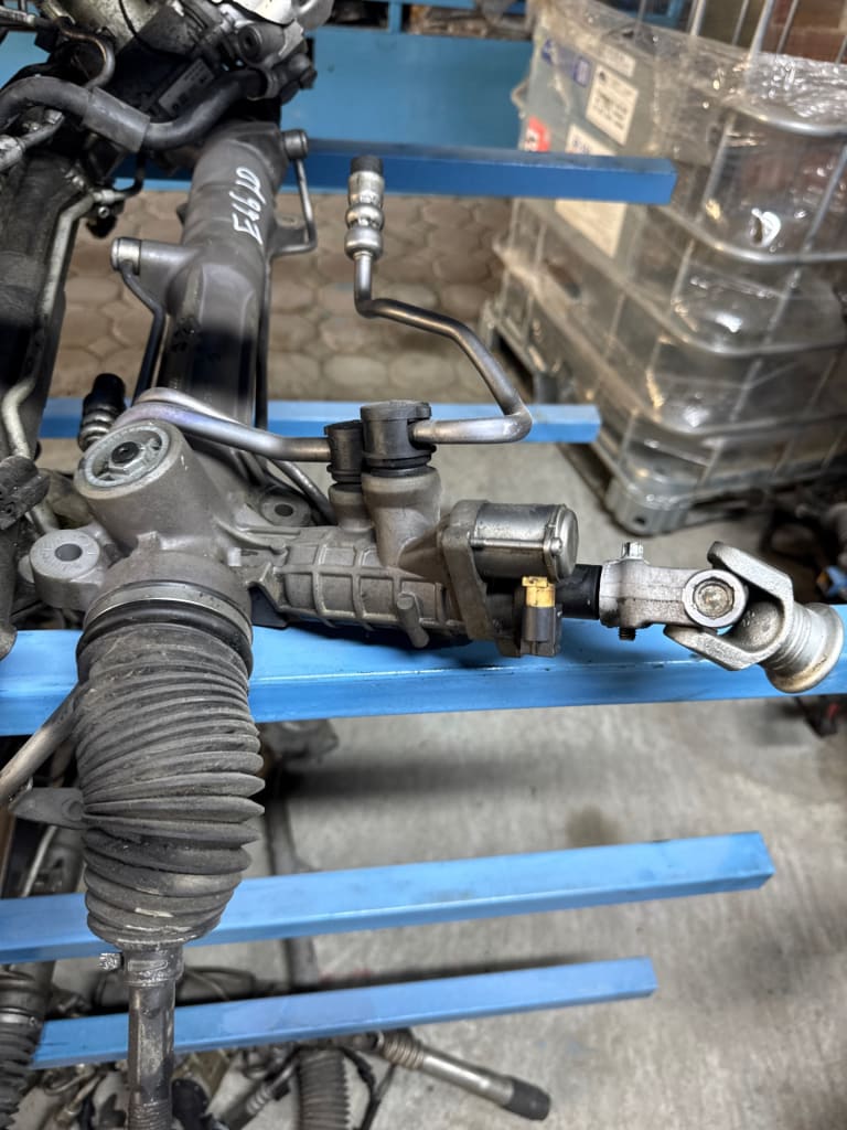 Steering rack BMW E66 used in Sharjah — photo 3