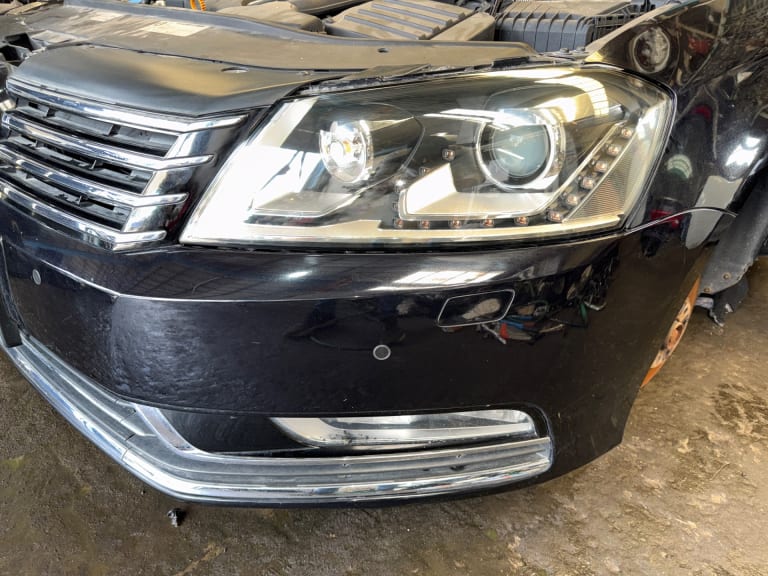 Nose cut + Hood + Fender Volkswagen Passat used in Sharjah — photo 2