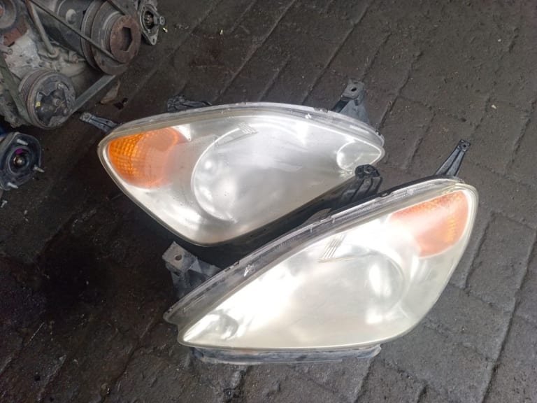 Grille + Headlights Honda CR-V used in Sharjah — photo 2