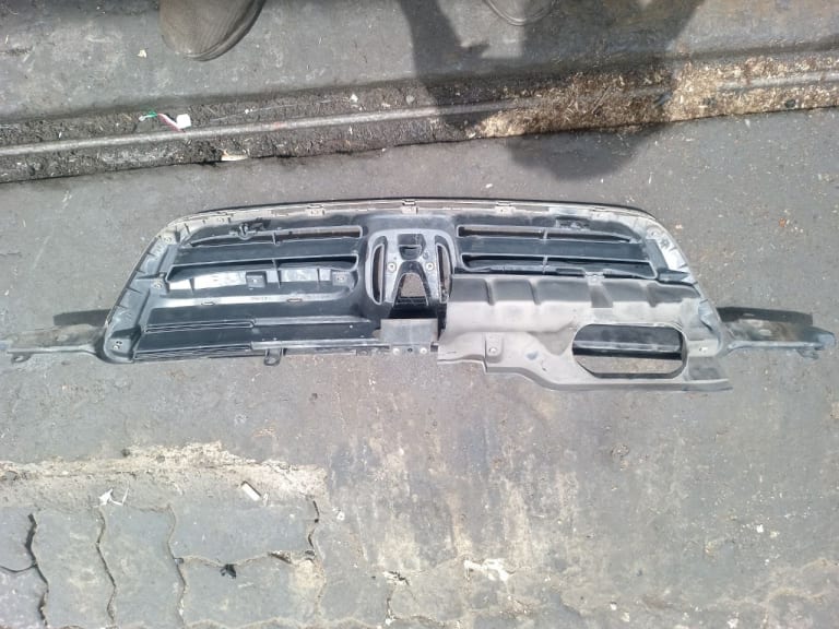 Grille + Headlights Honda CR-V used in Sharjah — photo 12