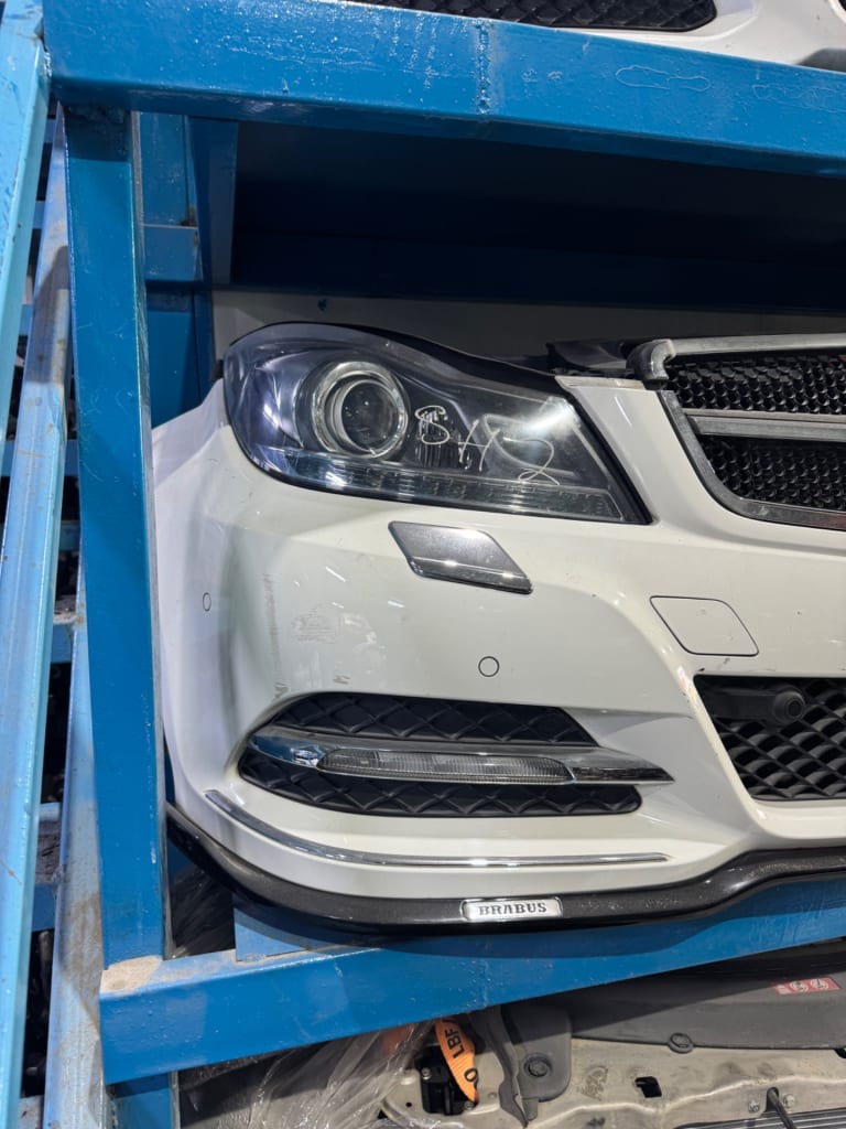 Nose cut Mercedes-Benz C-Class W204 used in Sharjah — photo 2