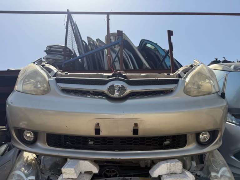 Nose cut Toyota Platz used in Sharjah — photo 2