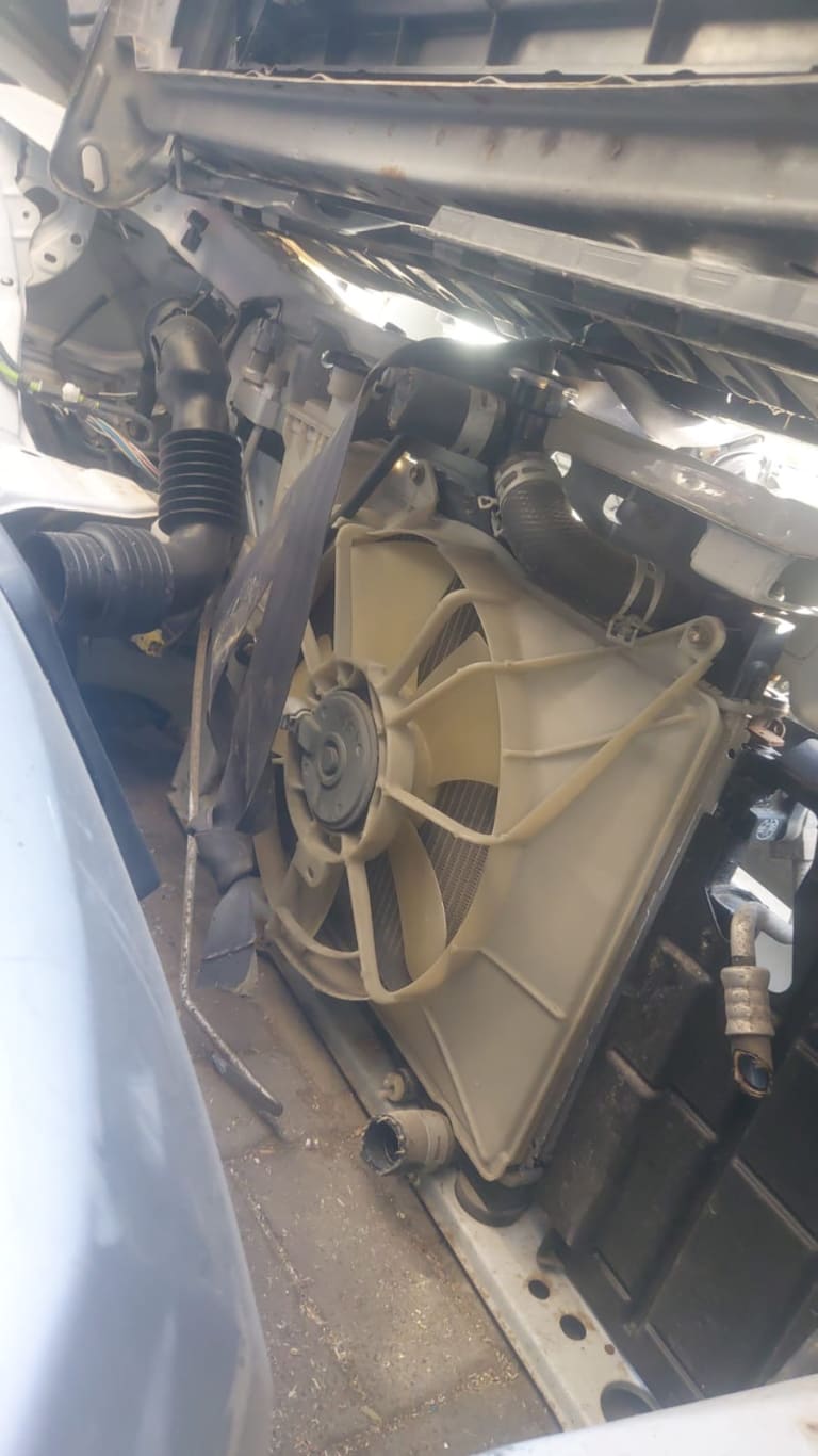 Nose cut Toyota Platz used in Sharjah — photo 4