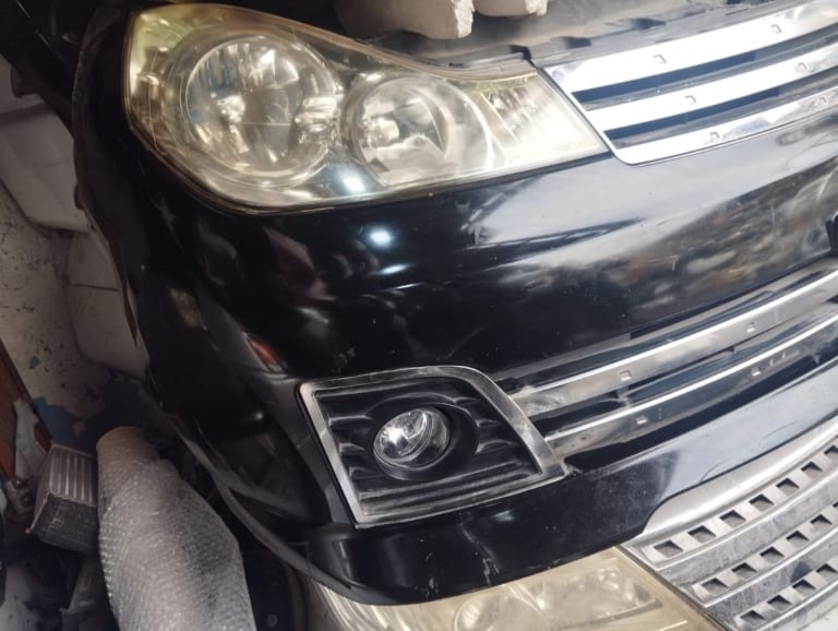 Nose cut Nissan Wingroad used in Sharjah — photo 2