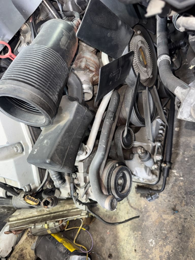 Engine + AT BMW M62B44 used in Sharjah — photo 4