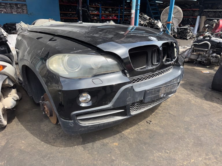 BMW Ноускат в разбор: фары ксенон, бампер, кассета радиаторов 4.8 E70