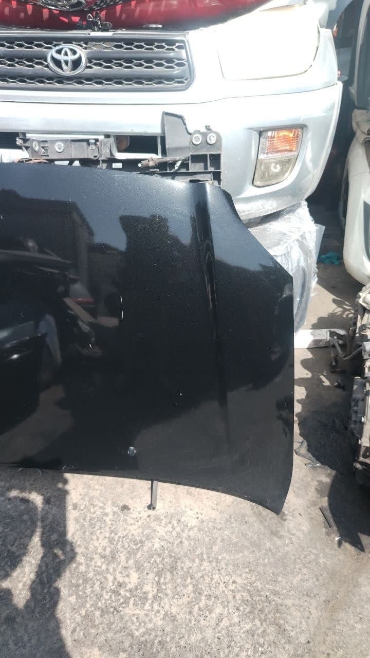 Hood Toyota Avensis used in Sharjah — photo 2