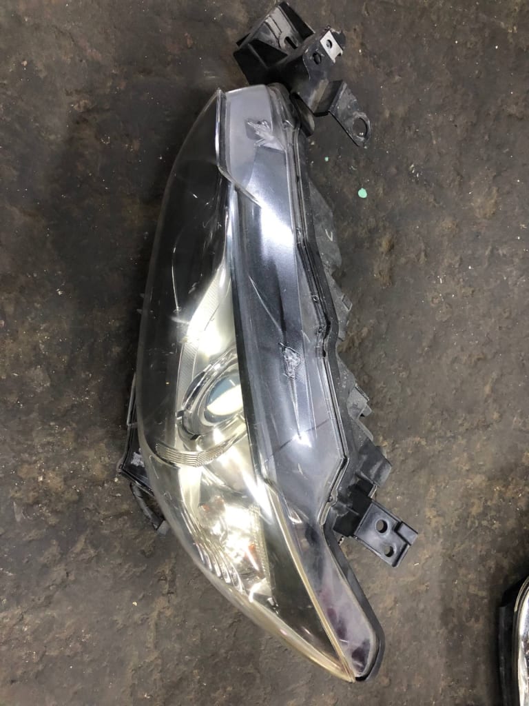 Headlights Mazda Mazda6 used in Sharjah — photo 2