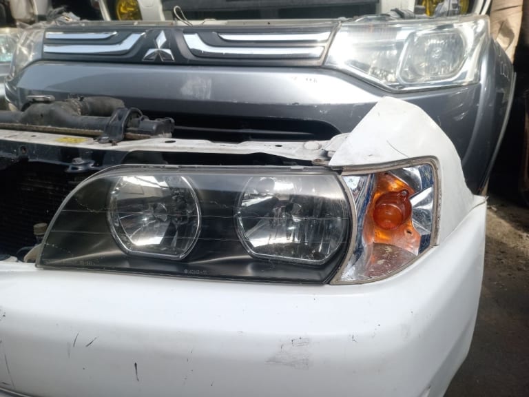 Nose cut Toyota Chaser used in Sharjah — photo 2