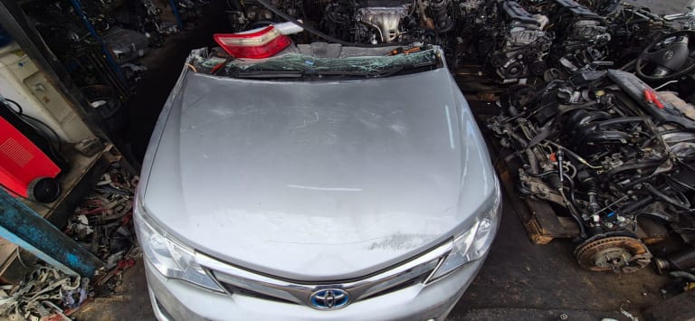 Toyota Camry Капот