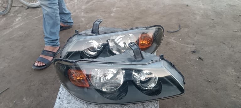 Headlights Nissan Almera