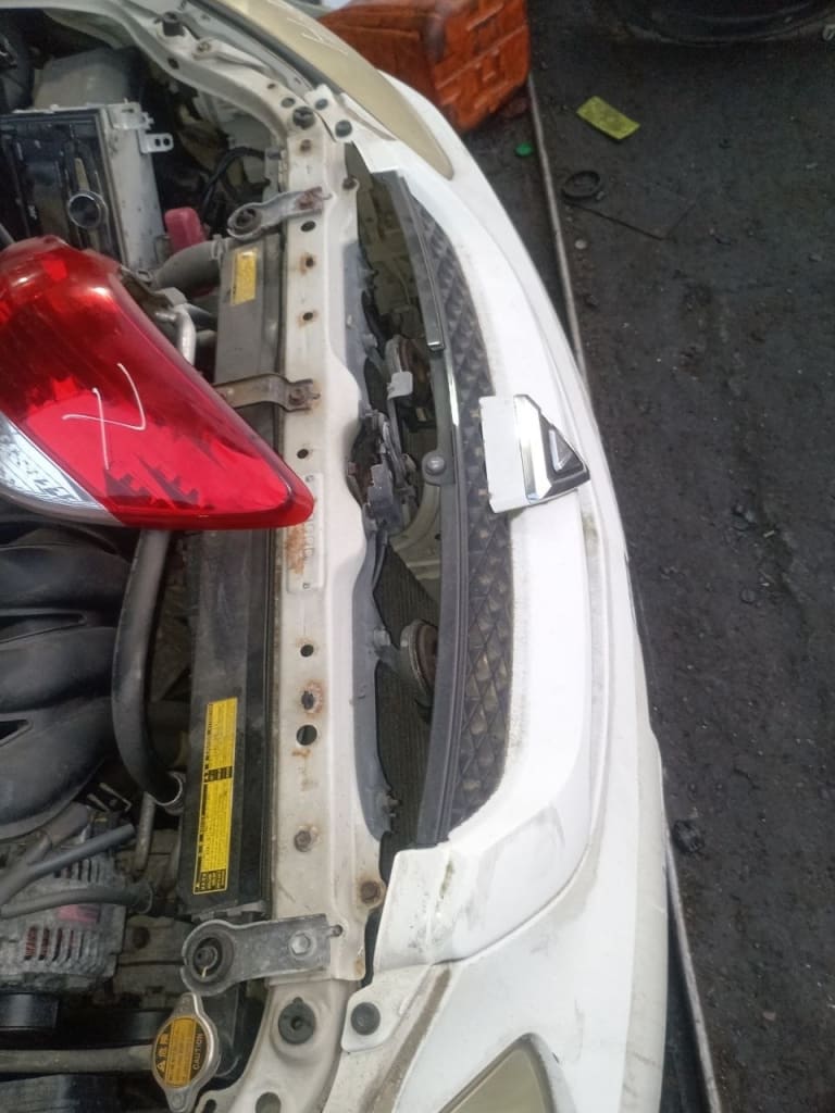 Bumper + Grille + Headlights Toyota Caldina used in Sharjah — photo 9