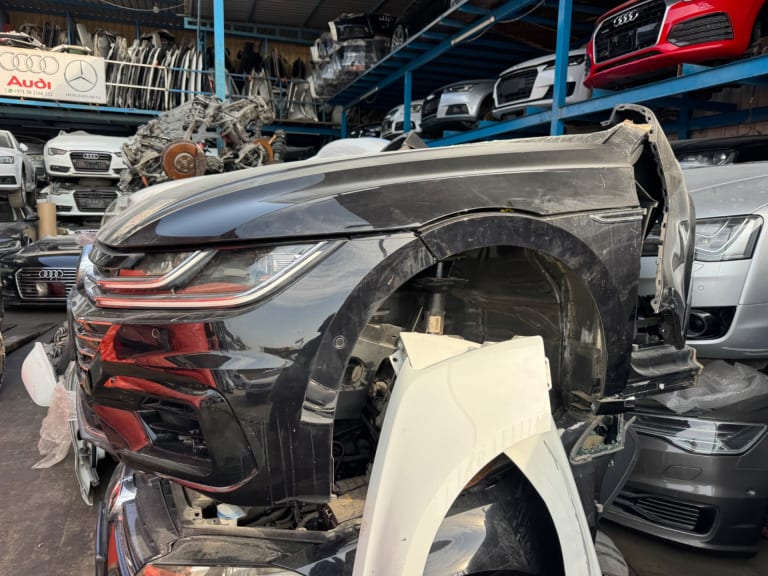 Half cut + Engine + Door Volkswagen DJH used in Sharjah — photo 12