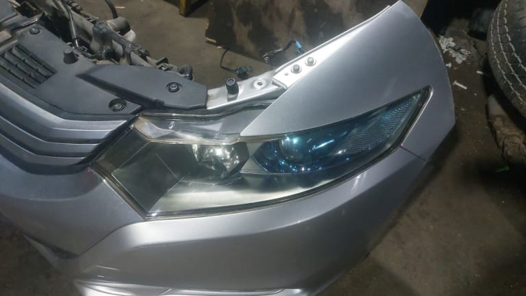 Bumper + Grille + Headlights Honda Insight used in Sharjah — photo 6