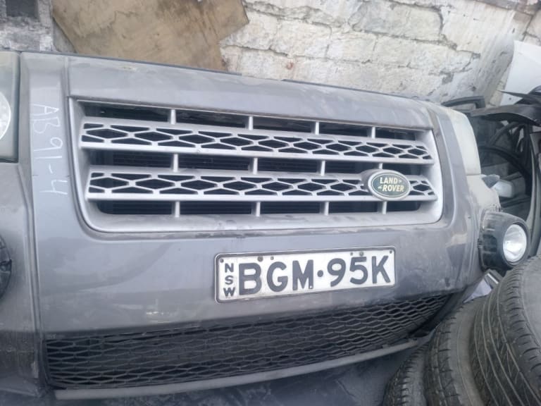 Nose cut Toyota used in Sharjah — photo 13