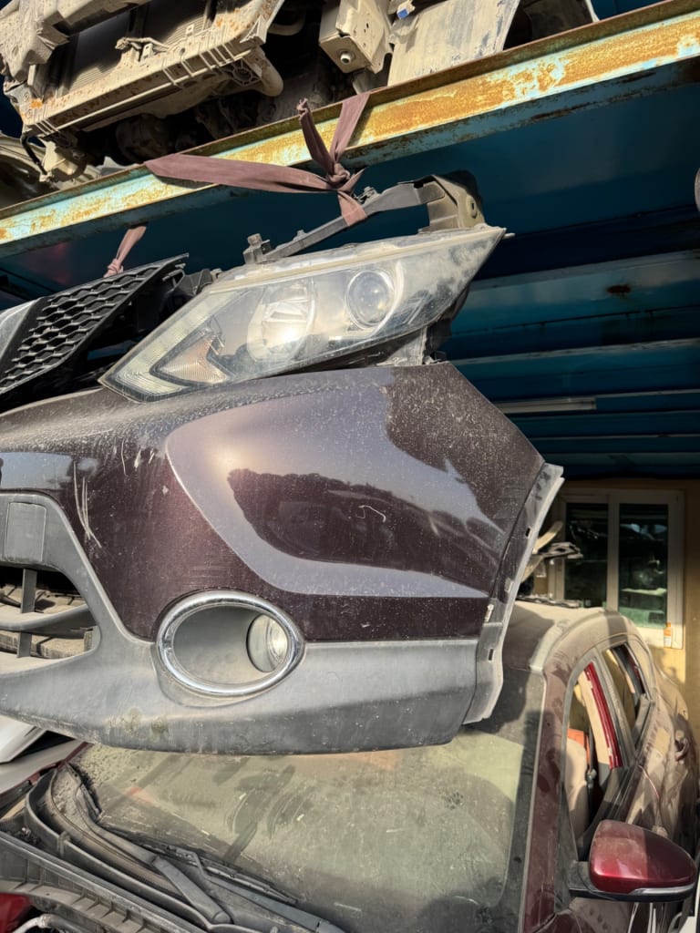 Nose cut Nissan Qashqai used in Sharjah — photo 2