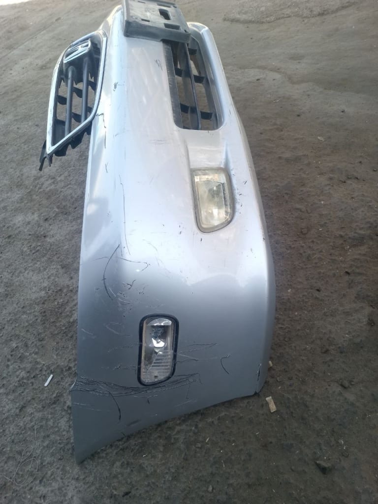 Bumper + Grille + Headlights Honda Odyssey used in Sharjah — photo 2