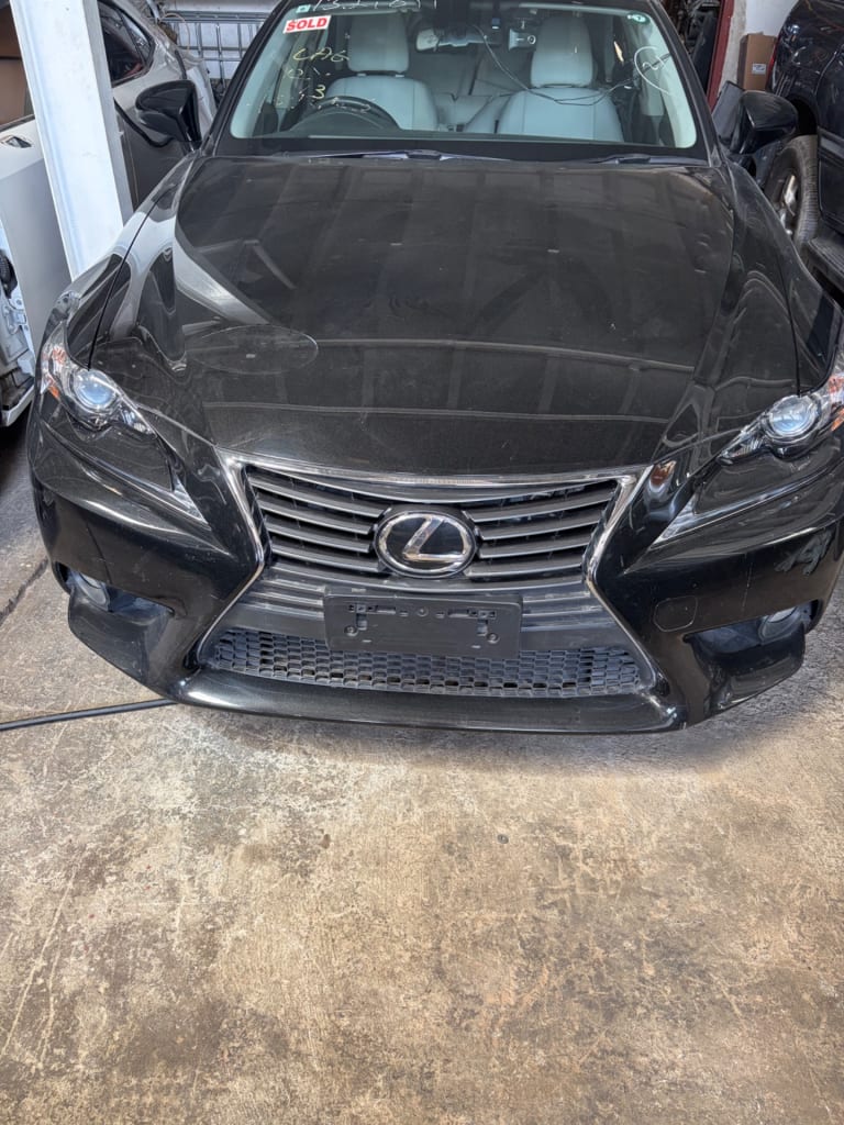Nose cut + Hood Lexus IS