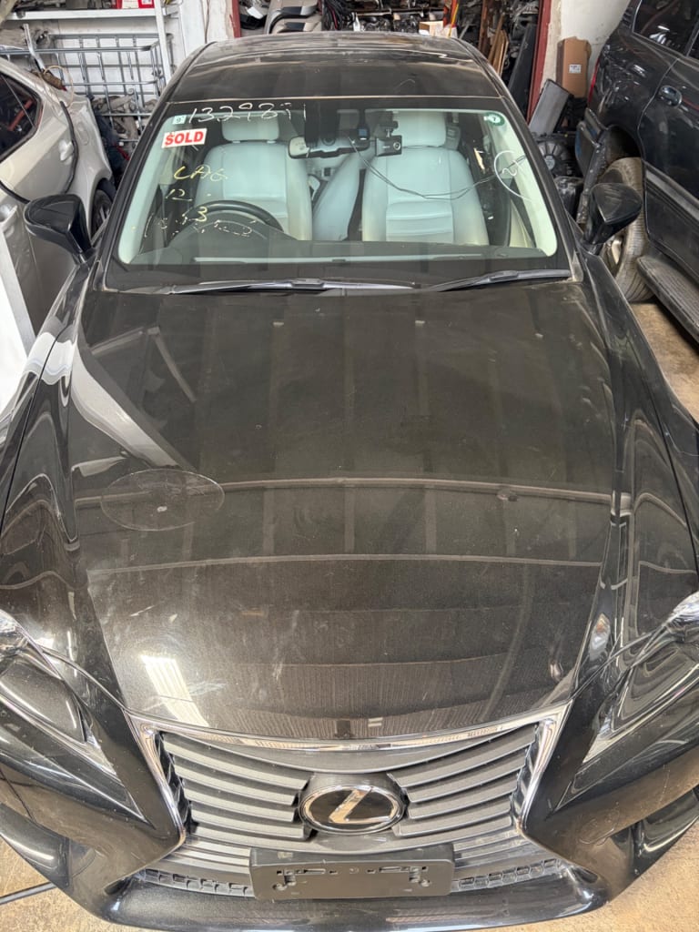Nose cut + Hood + Fender Lexus IS used in Sharjah — photo 2