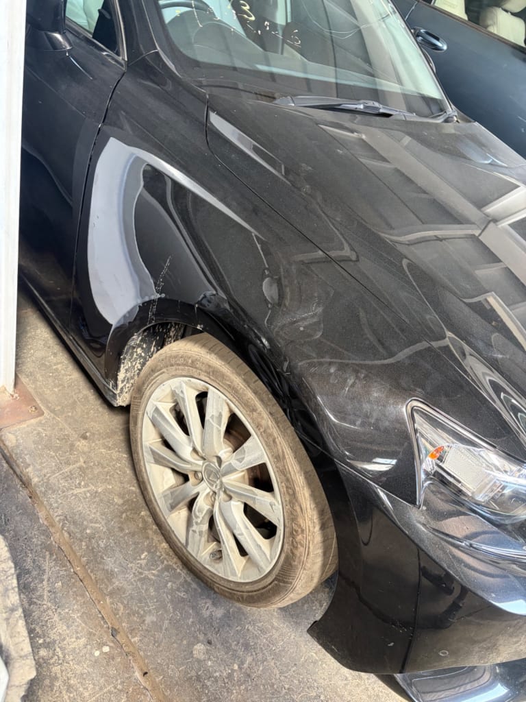 Nose cut + Hood + Fender Lexus IS used in Sharjah — photo 4
