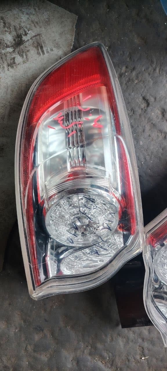 Tail lights Mazda used in Sharjah — photo 2