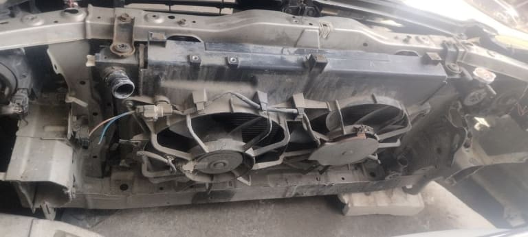 Nose cut Toyota Avensis used in Sharjah — photo 11