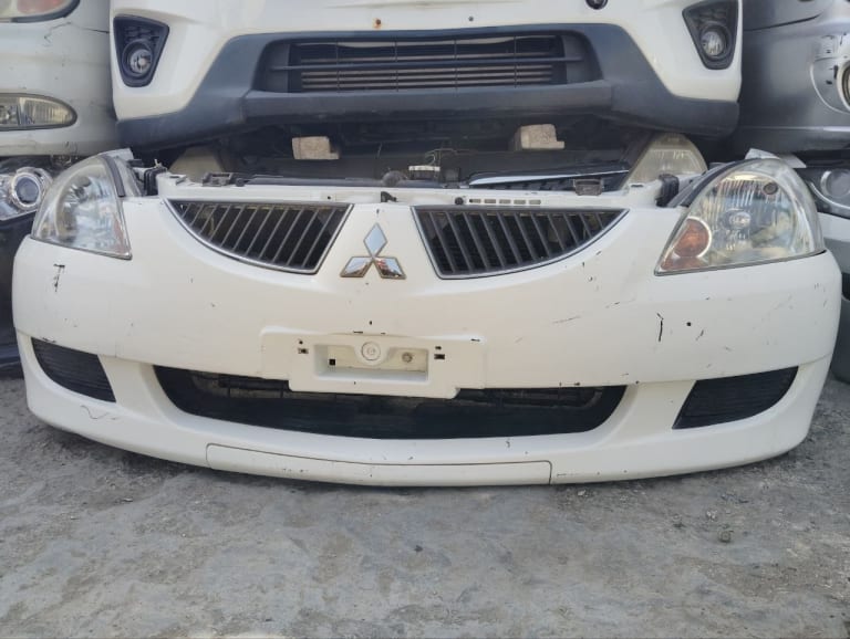 Nose cut Mitsubishi Lancer used in Sharjah — photo 2