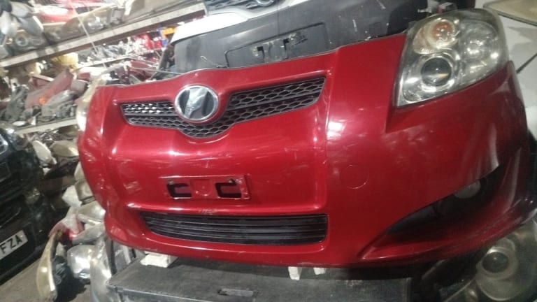 Toyota Auris Ноускат ( ксенон)