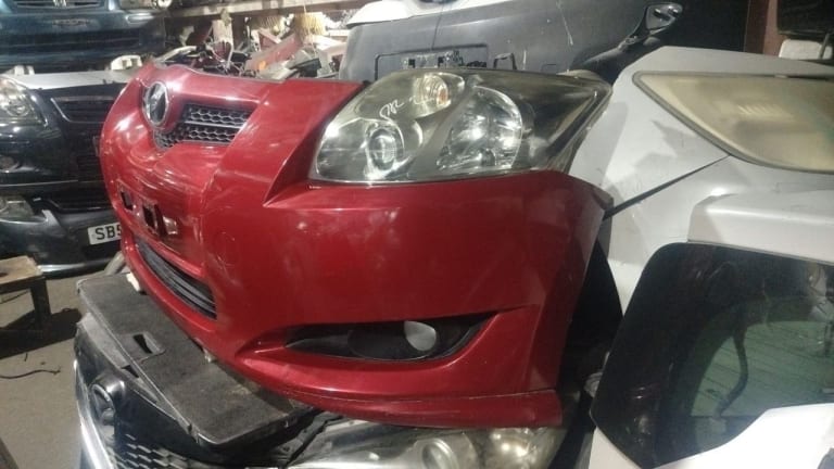 Nose cut Toyota Auris used in Sharjah — photo 2