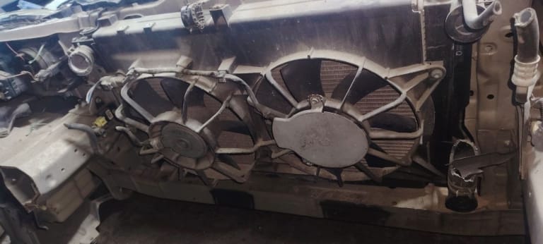 Nose cut Toyota Avensis used in Sharjah — photo 9