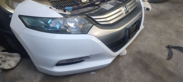 Bumper + Grille + Headlights Honda Insight used in Sharjah — photo 2