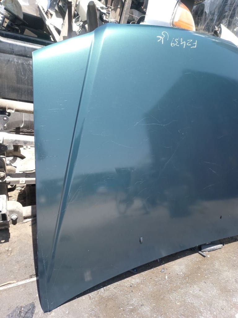 Hood Toyota Premio used in Sharjah — photo 2
