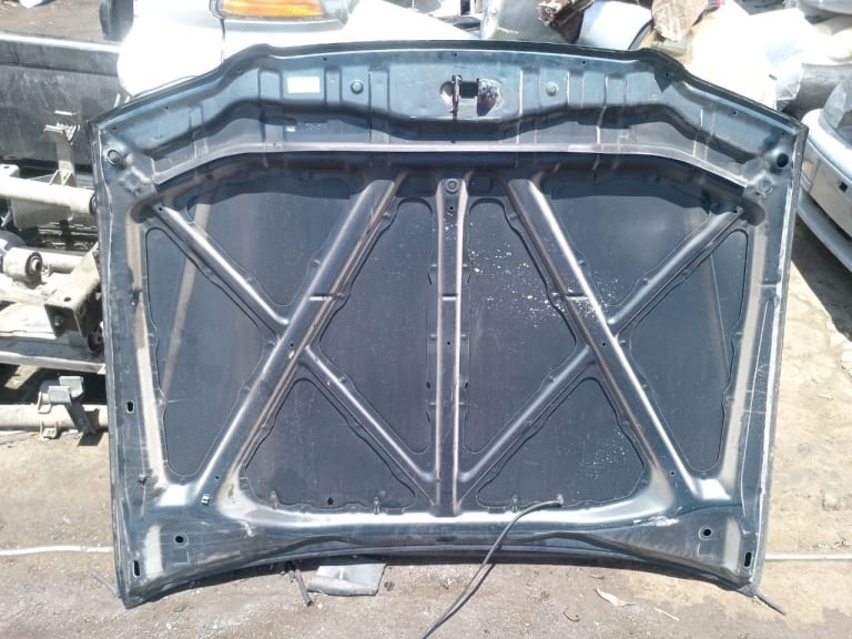 Hood Toyota Premio used in Sharjah — photo 10