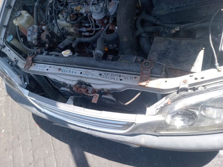 Nose cut + Hood Toyota Avensis used in Sharjah — photo 19