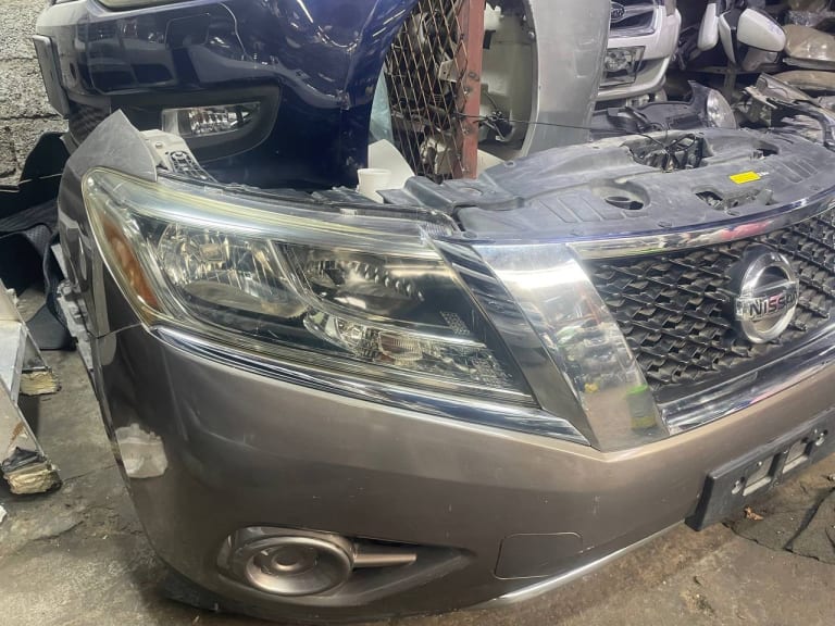 Nose cut Nissan Pathfinder used in Sharjah — photo 2