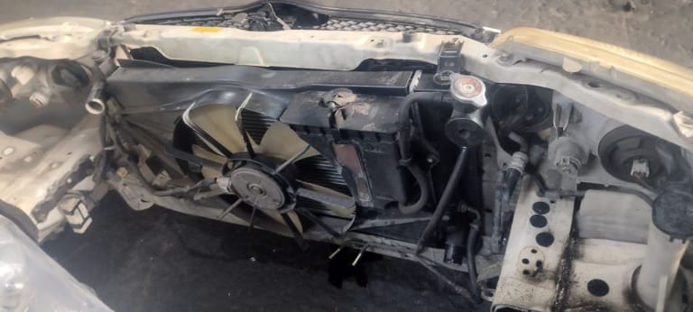 Nose cut Toyota Avensis used in Sharjah — photo 10