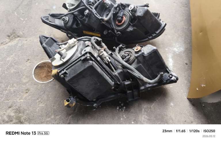 Headlights Lexus RX 350 used in Sharjah — photo 8