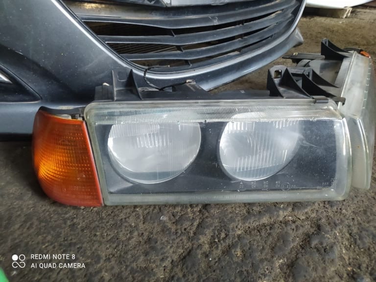 Headlights BMW 3-Series used in Sharjah — photo 2