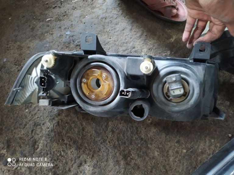Headlights BMW 3-Series used in Sharjah — photo 7