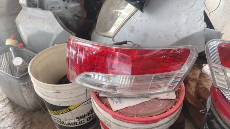 Tail lights Toyota Avensis used in Sharjah — photo 2