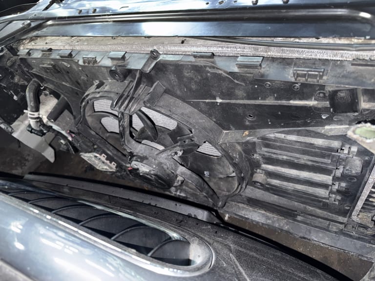 Nose cut Volvo S80 used in Sharjah — photo 6