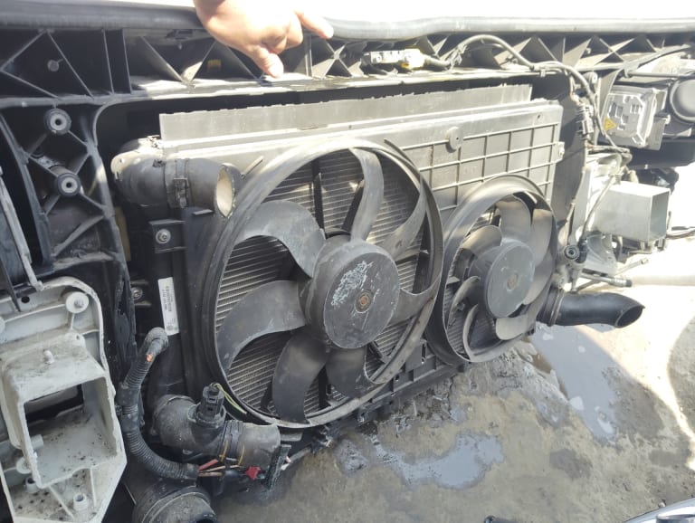 Nose cut Audi TT used in Sharjah — photo 5