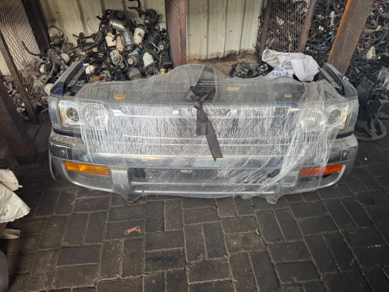Nose cut Nissan Pathfinder