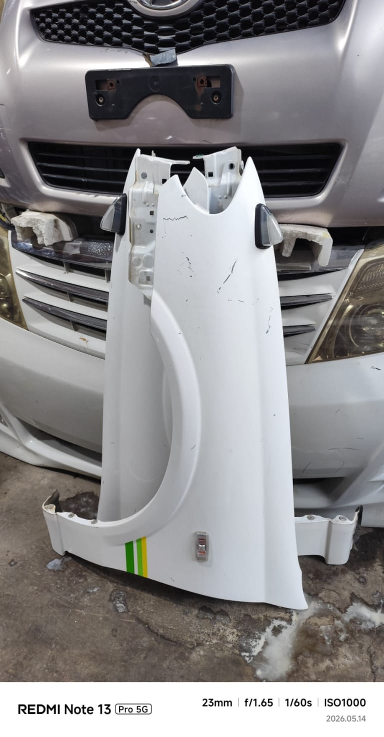 Fender Nissan Sunny used in Sharjah — photo 2